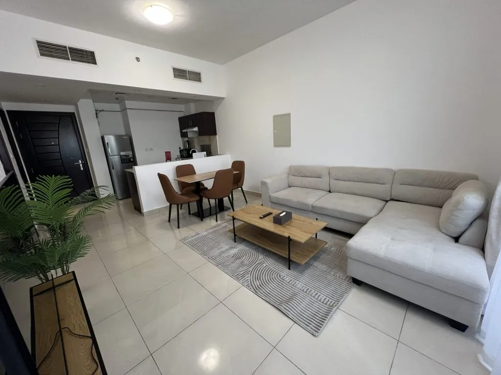 Deluxe 1 Bedroom — HE One Tower — photo 3